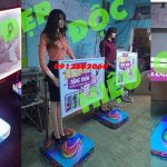 robot manocanh xoay bảng hiệu