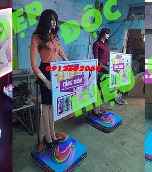 robot manocanh xoay bảng hiệu