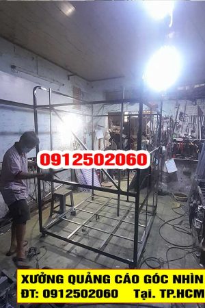 Không gian bên trong xưởng sản xuất thiết bị quảng cáo TOVI